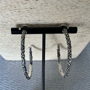 JOHN HARDY ‘JAI’ NWOT AUTHENTIC GENUINE STERLING SILVER FLORAL EARRINGS